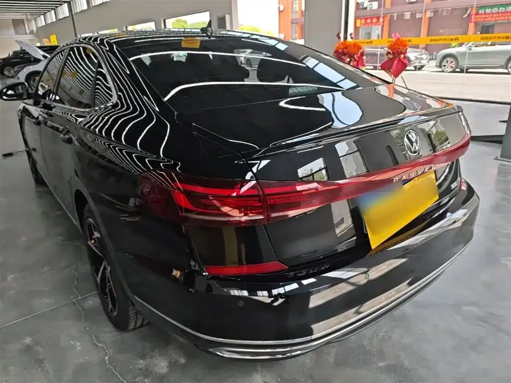 Volkswagen Passat 2023 из CN, фото 10