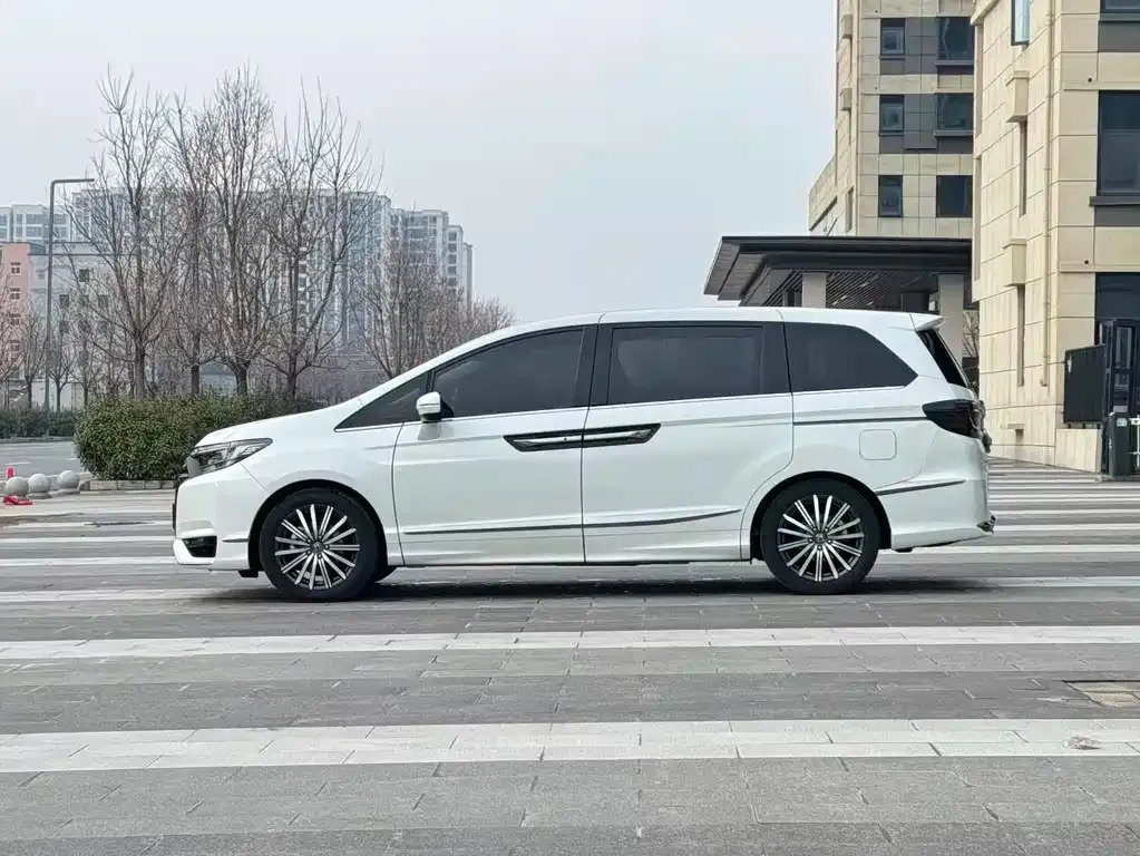 Honda Elysion 2022 из CN, фото 7