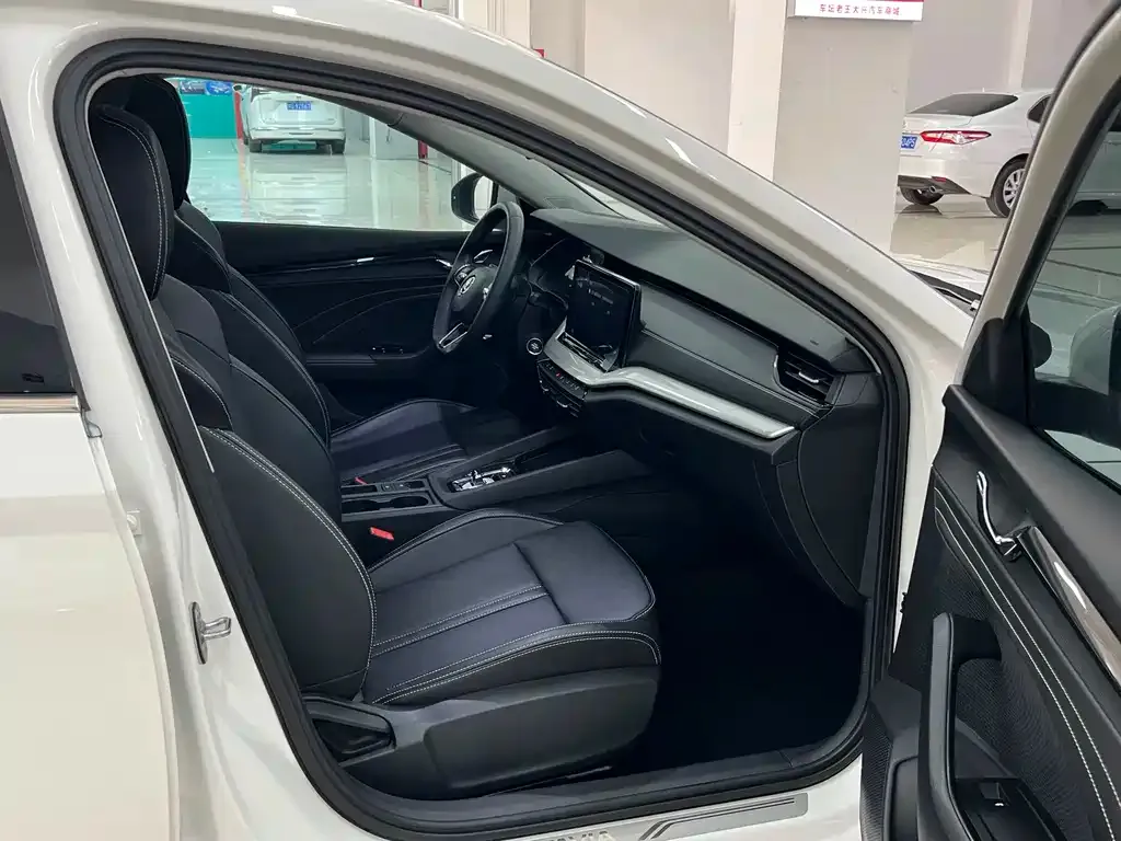 Skoda Octavia 2021 из CN, фото 4