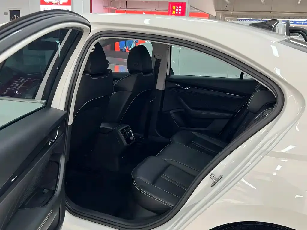 Skoda Octavia 2021 из CN, фото 10
