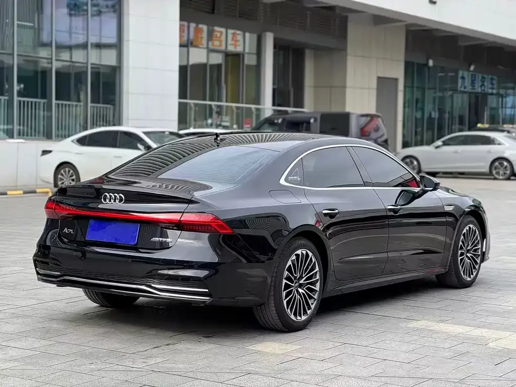 Audi A7L 2024 из CN, фото 6