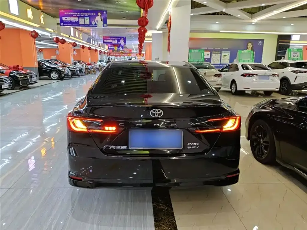 Toyota Camry — фото 8