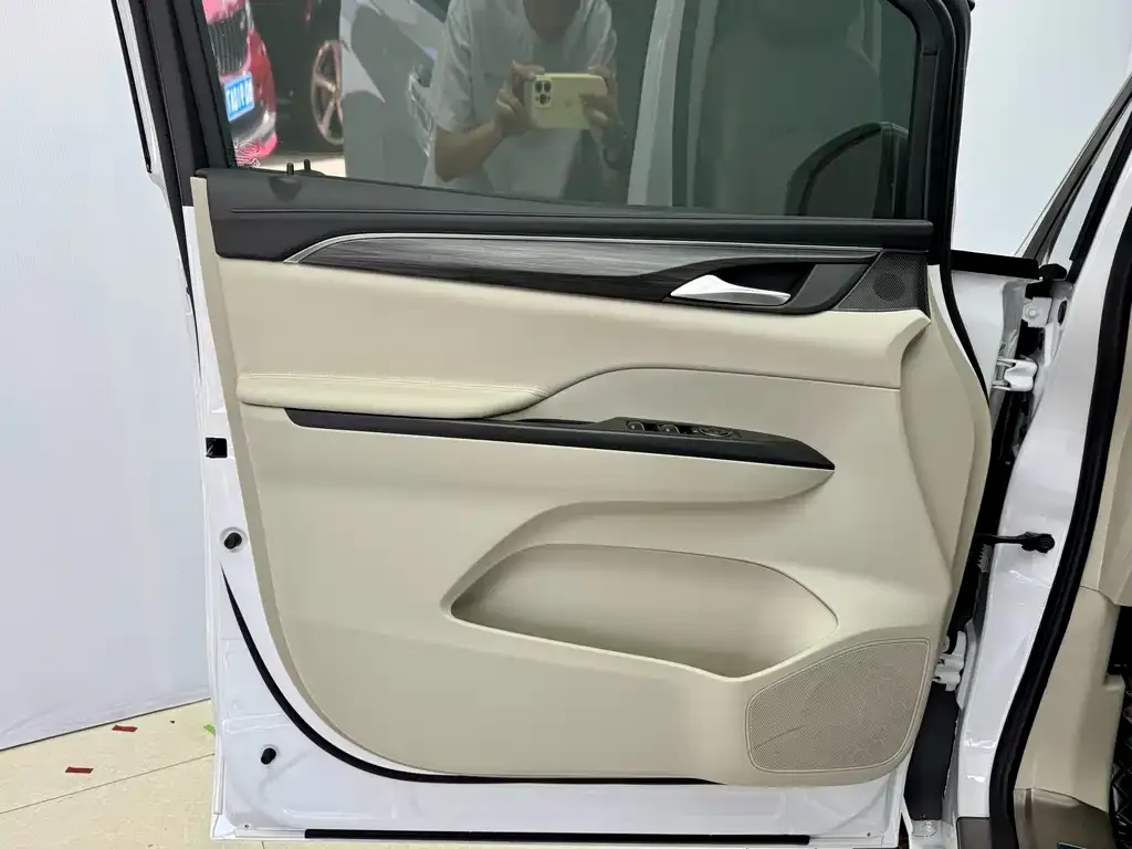 Buick GL8 2023 из CN, фото 6
