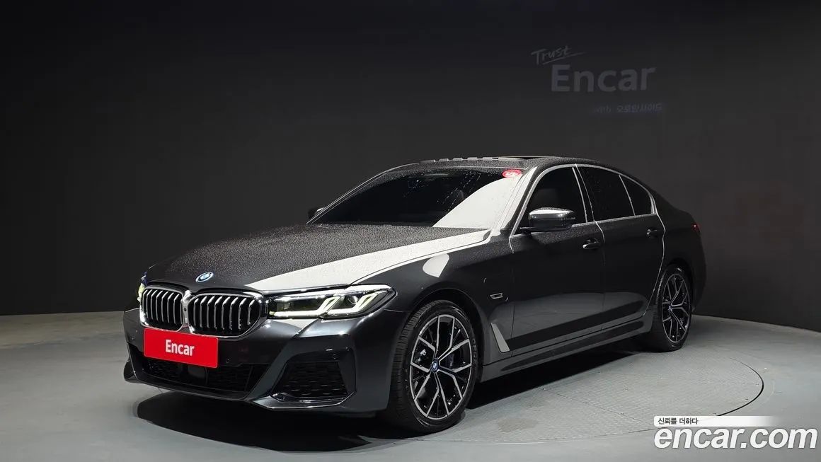 BMW 5-Series 530e M Sport 1