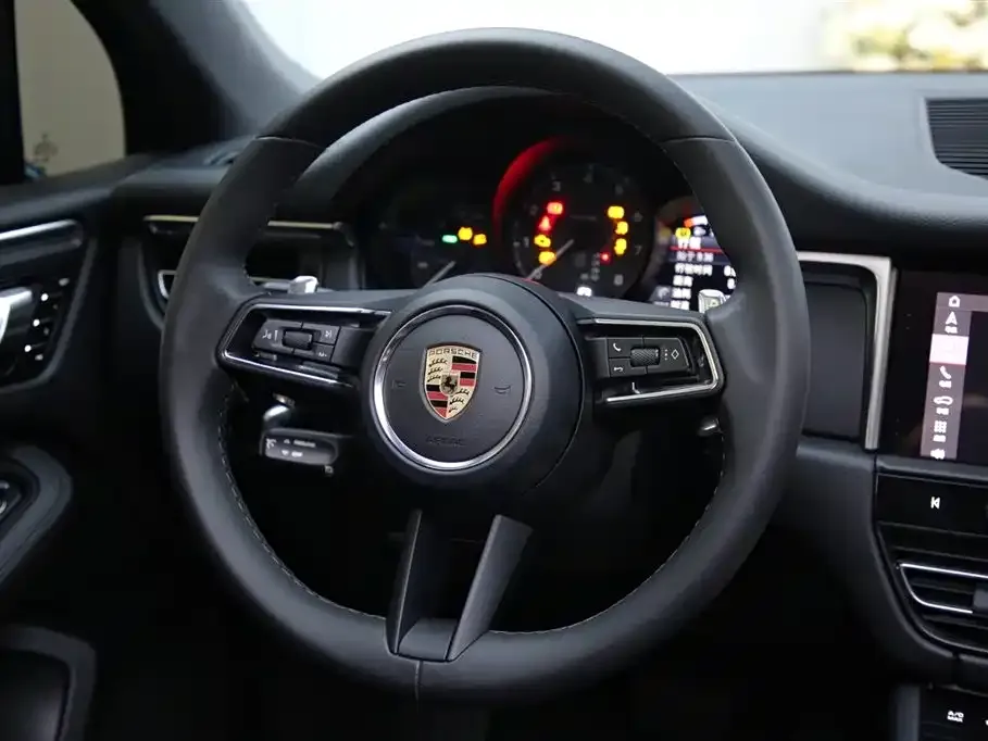 Porsche Macan — фото 4