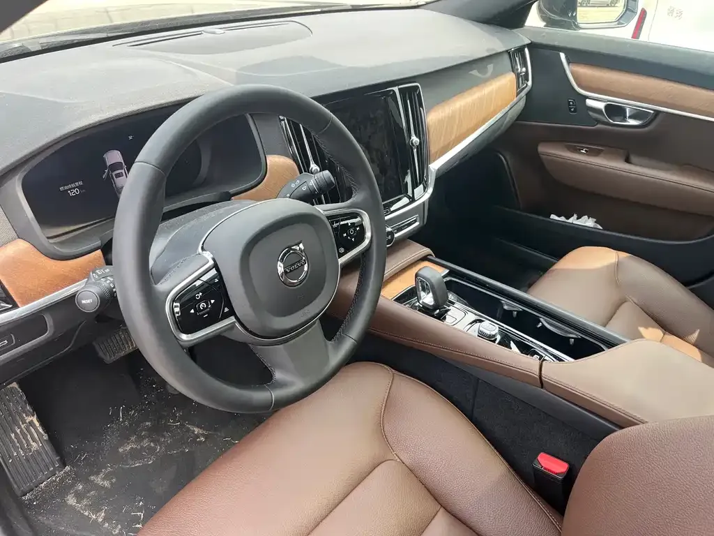 Volvo S90 — фото 4