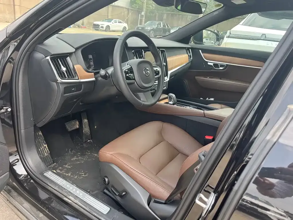 Volvo S90 — фото 10