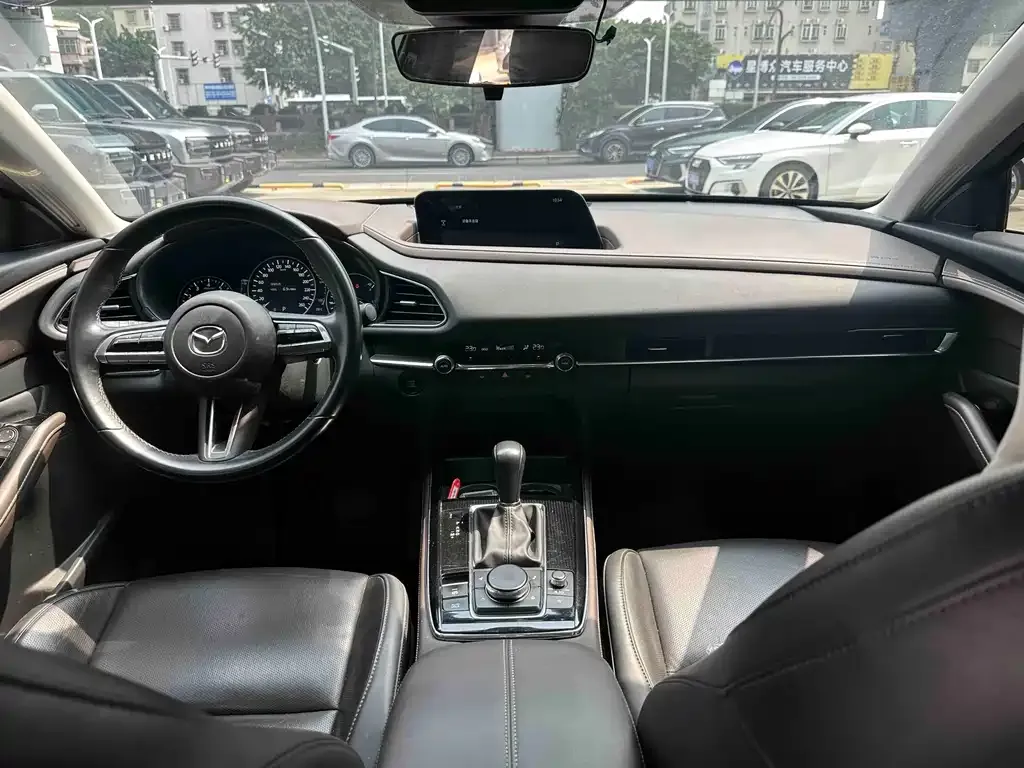 Mazda CX-30 — фото 2