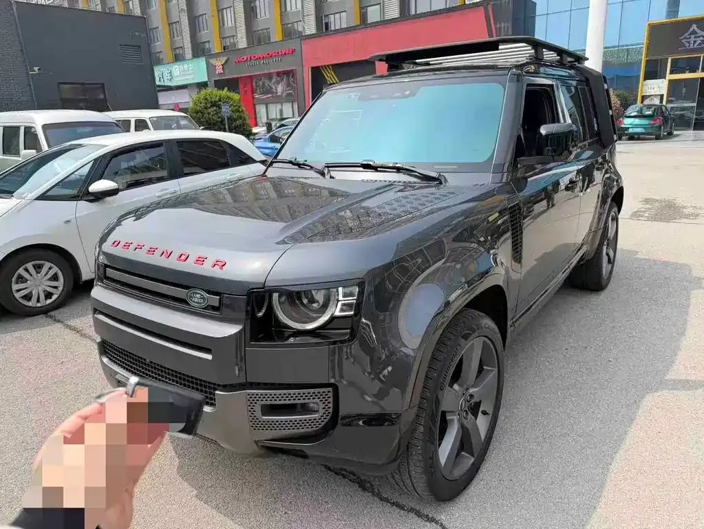 Land Rover Defender — фото 1
