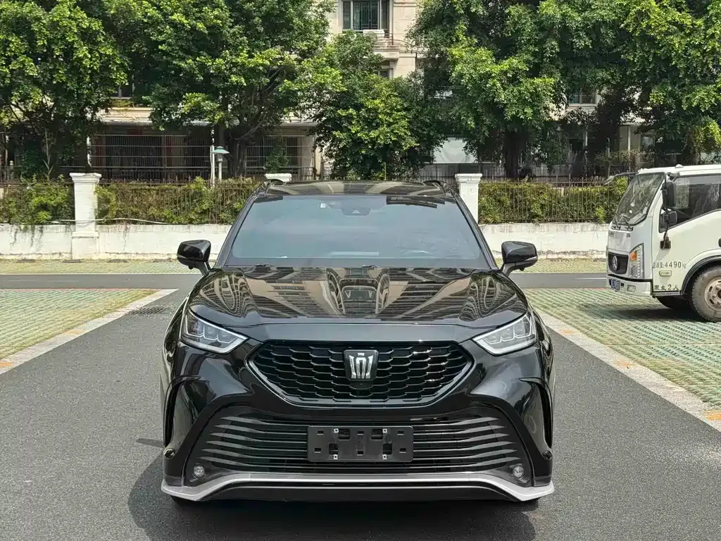 Toyota Crown Kluger 2024 из CN, фото 4