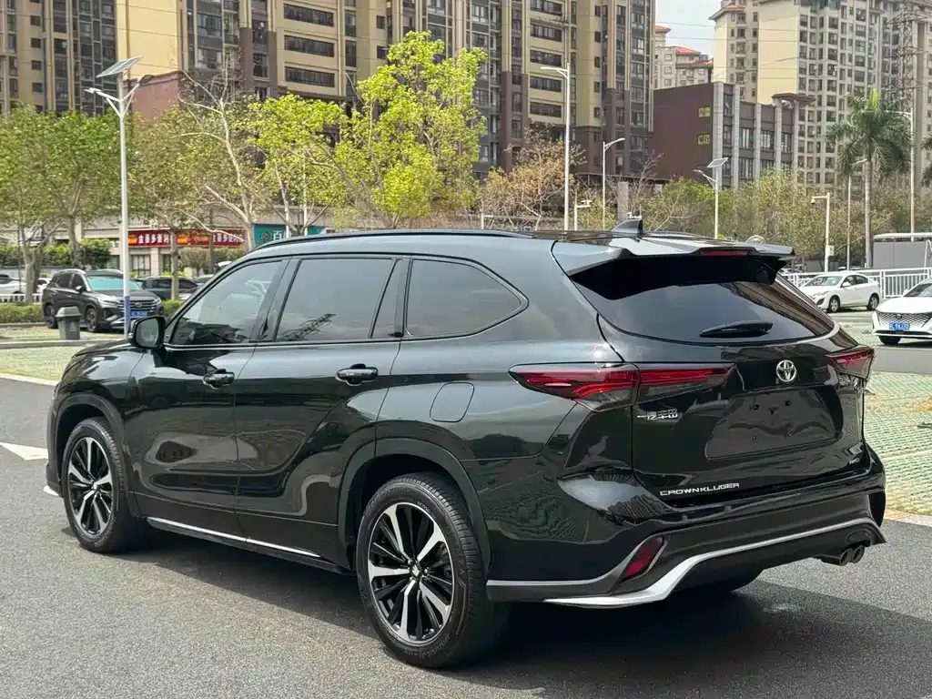 Toyota Crown Kluger 2024 из CN, фото 9