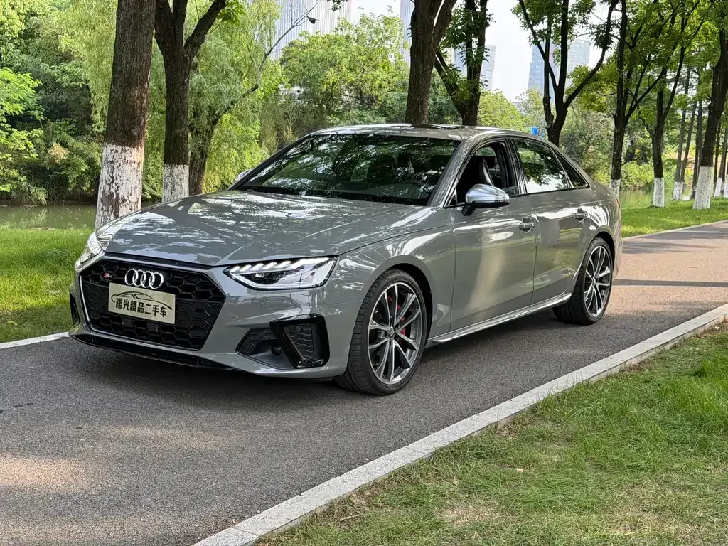 Audi S4