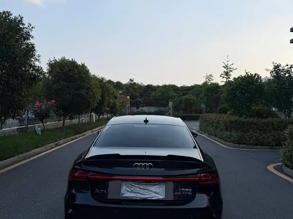 Audi A7L 2023 из CN, фото 5