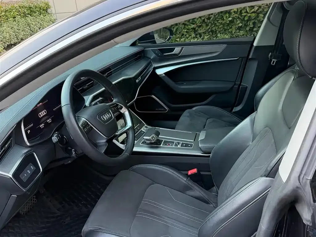 Audi A7L 2023 из CN, фото 6