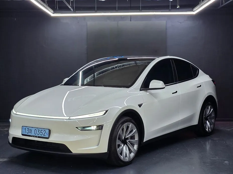 Tesla Model Y — фото 1