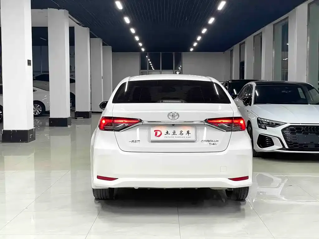 Toyota Corolla 2022 из CN, фото 2