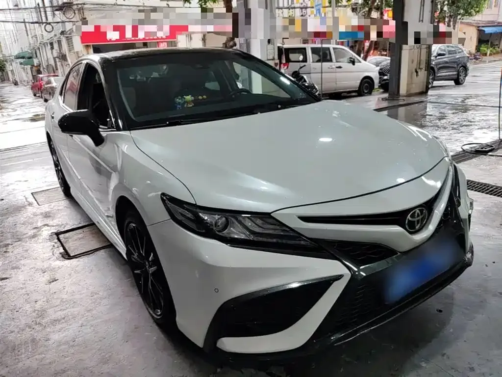 Toyota Camry — фото 5