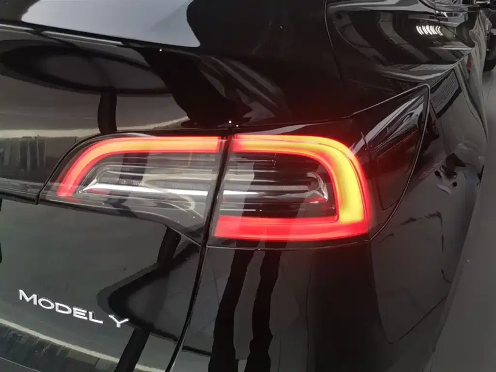 Tesla Model Y 2024 из CN, фото 8