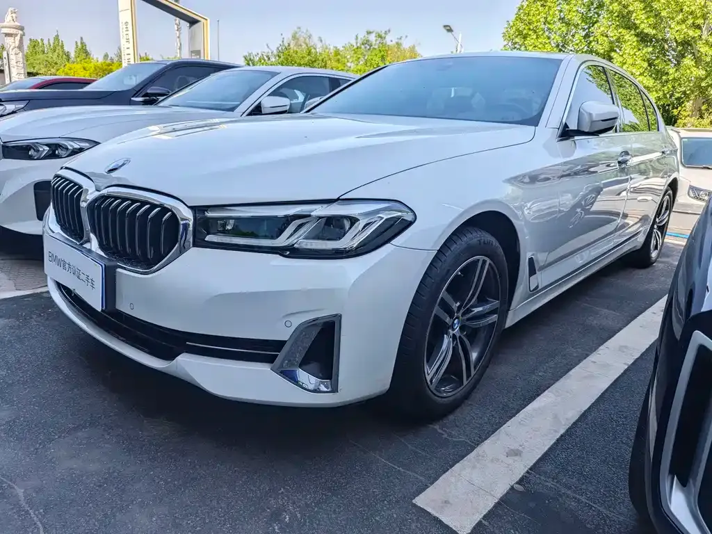 BMW 5 Series — фото 1