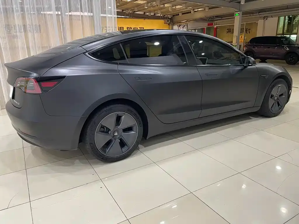Tesla Model 3 — фото 8