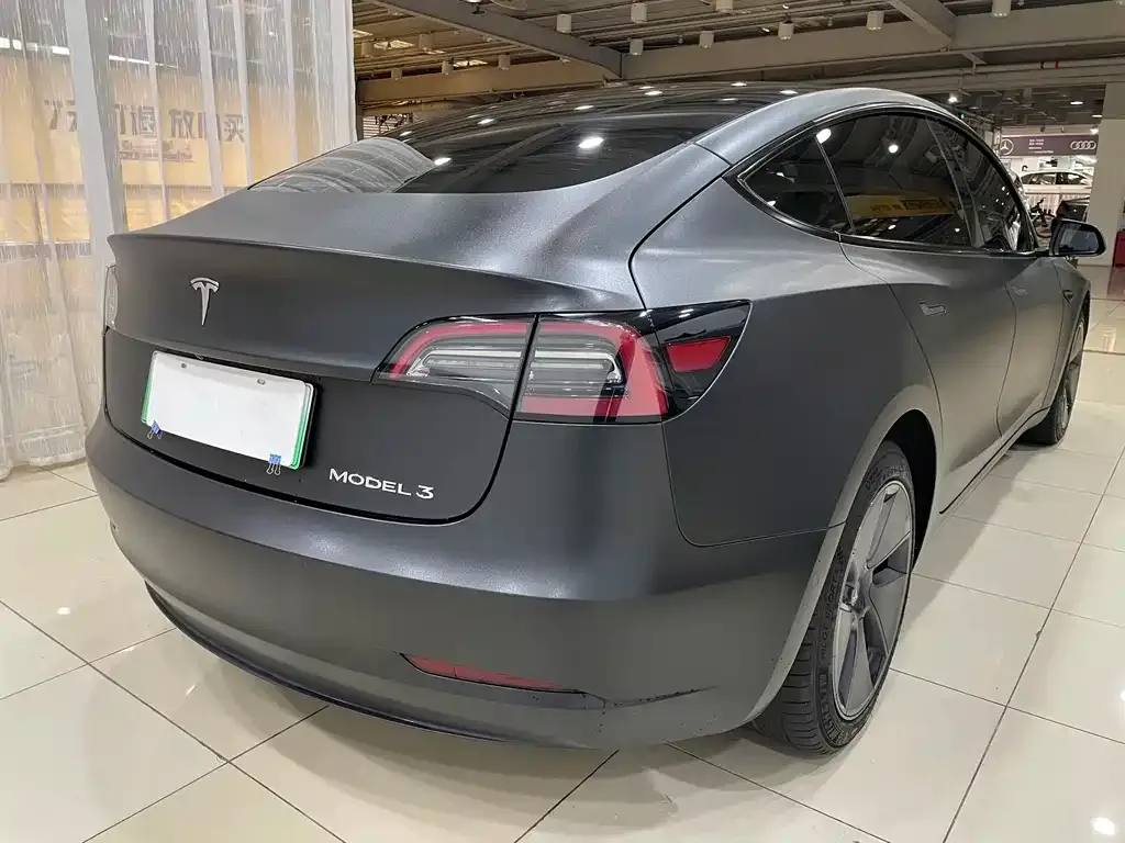 Tesla Model 3 — фото 7