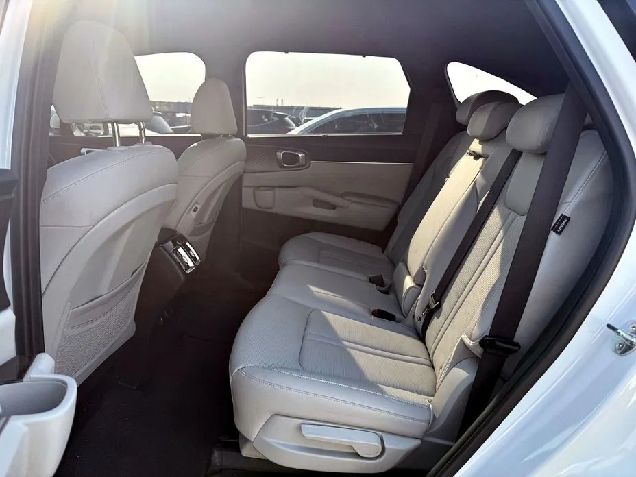 Kia Sorento — фото 7