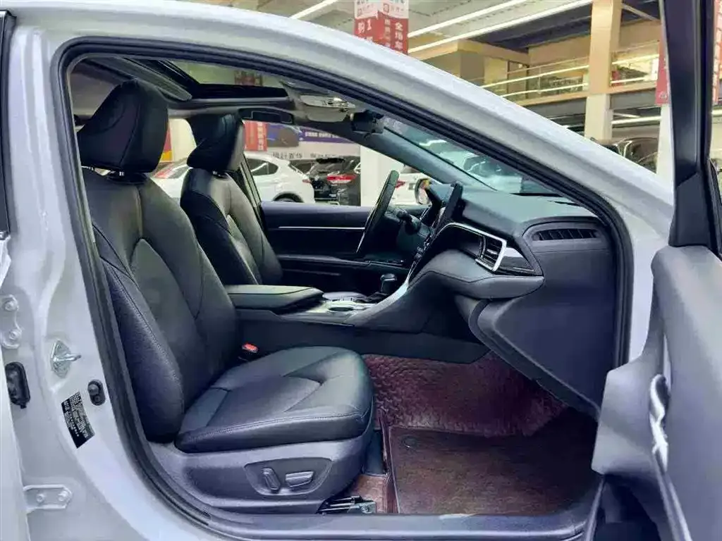 Toyota Camry 2023 из CN, фото 9
