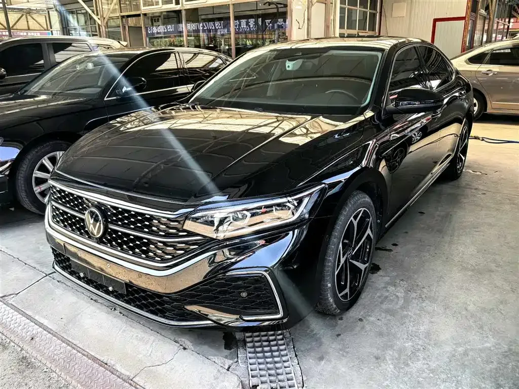 Volkswagen Passat 2023 из CN, фото 1