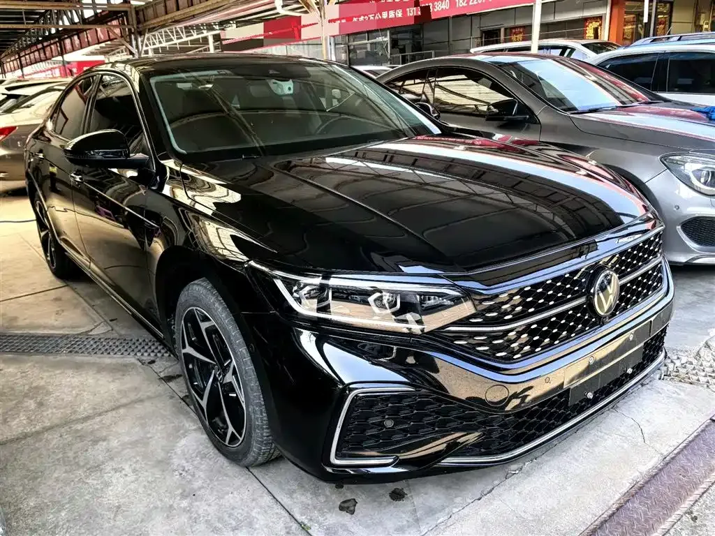 Volkswagen Passat 2023 из CN, фото 2