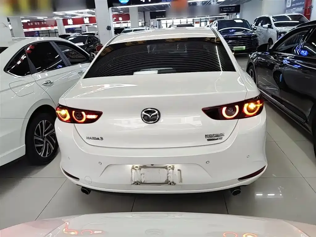 Mazda 3 Axela — фото 4
