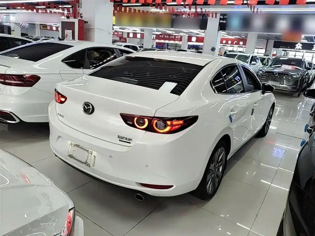 Mazda 3 Axela — фото 9