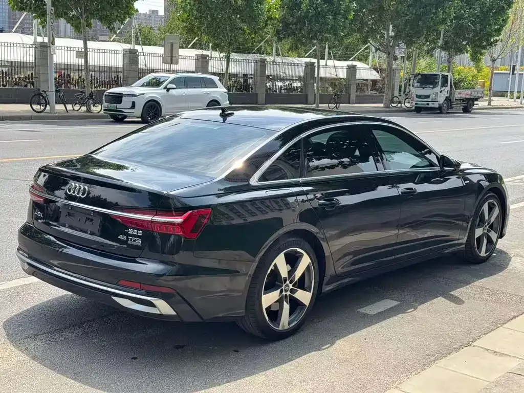 Audi A6L — фото 8