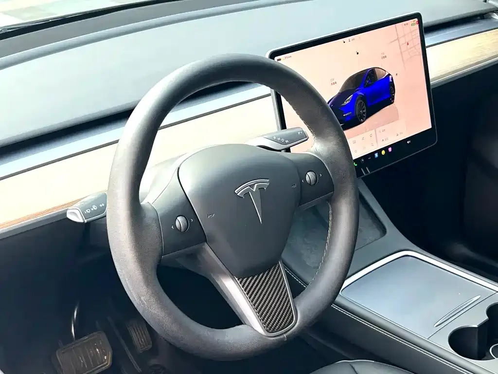 Tesla Model Y — фото 3