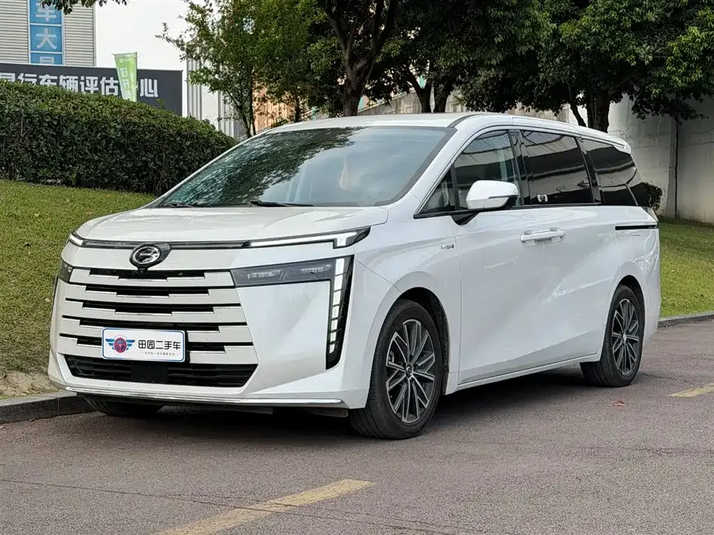 GAC Motor E8 Hybrid — фото 1
