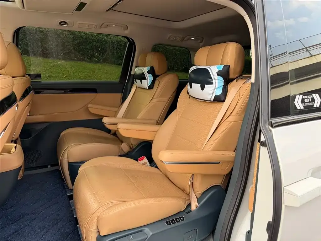 GAC Motor E8 Hybrid — фото 10