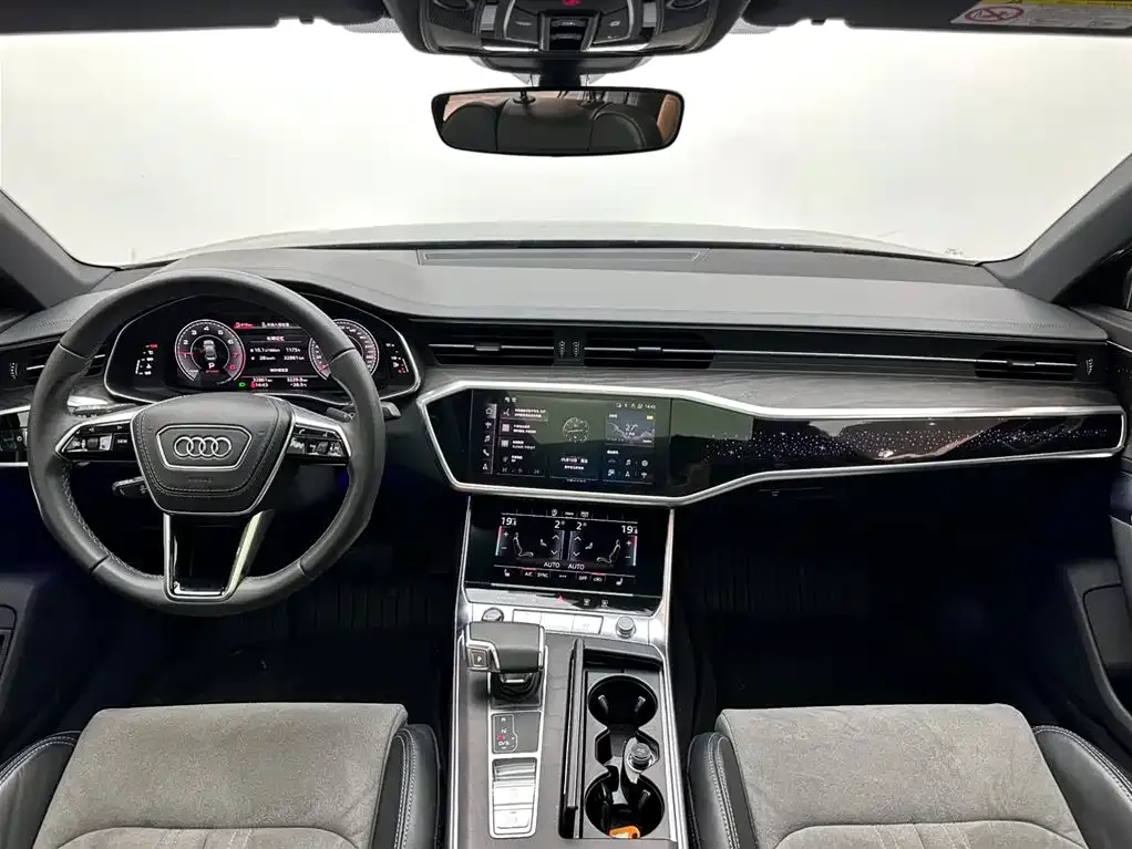 Audi A6L — фото 8