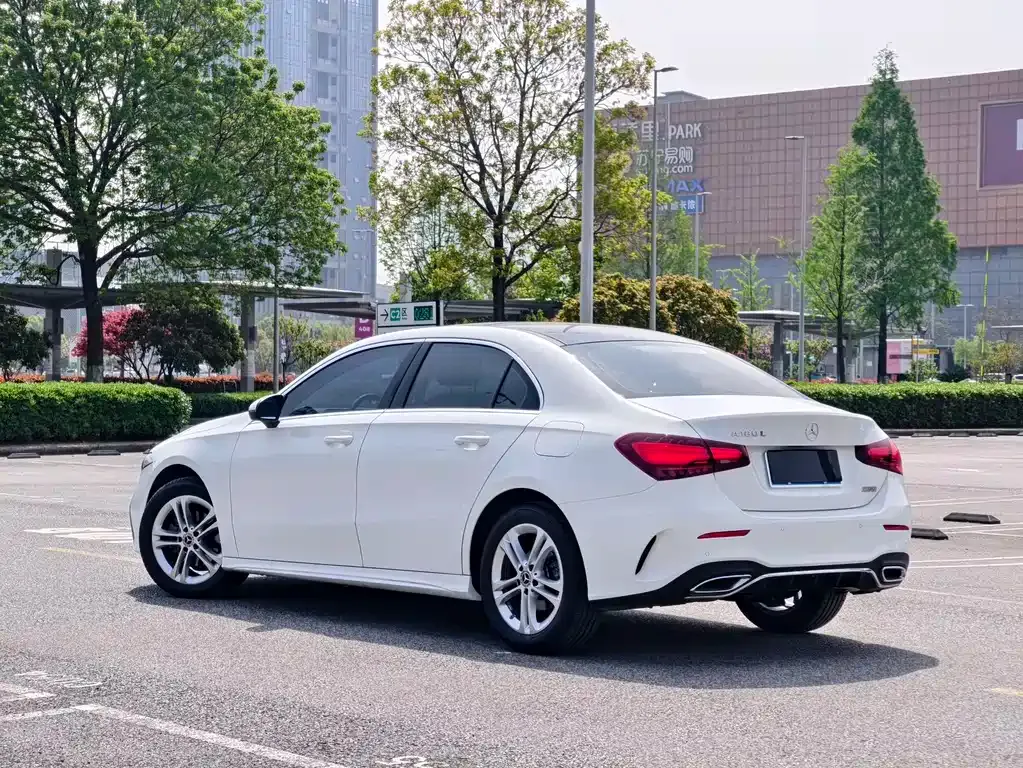 Mercedes-Benz A-Class — фото 6