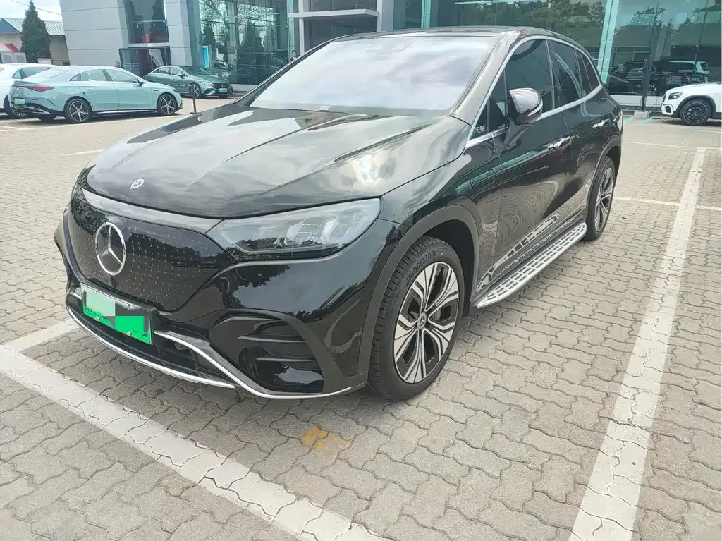 Mercedes-Benz EQE SUV — фото 1