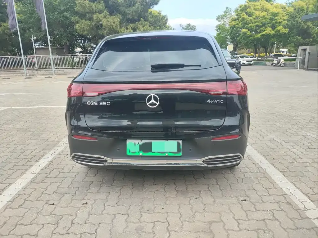 Mercedes-Benz EQE SUV — фото 3