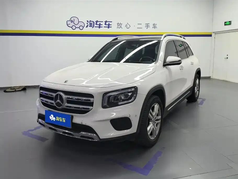 Mercedes-Benz GLB — фото 1