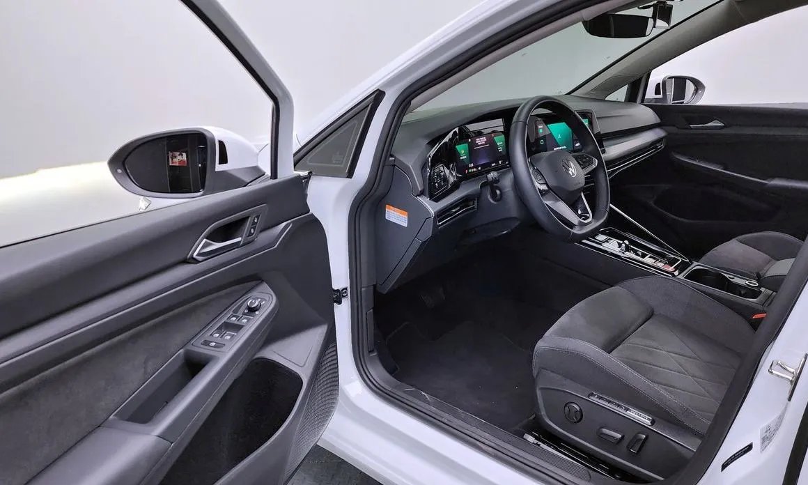 Volkswagen Golf 2024 из KR, фото 7