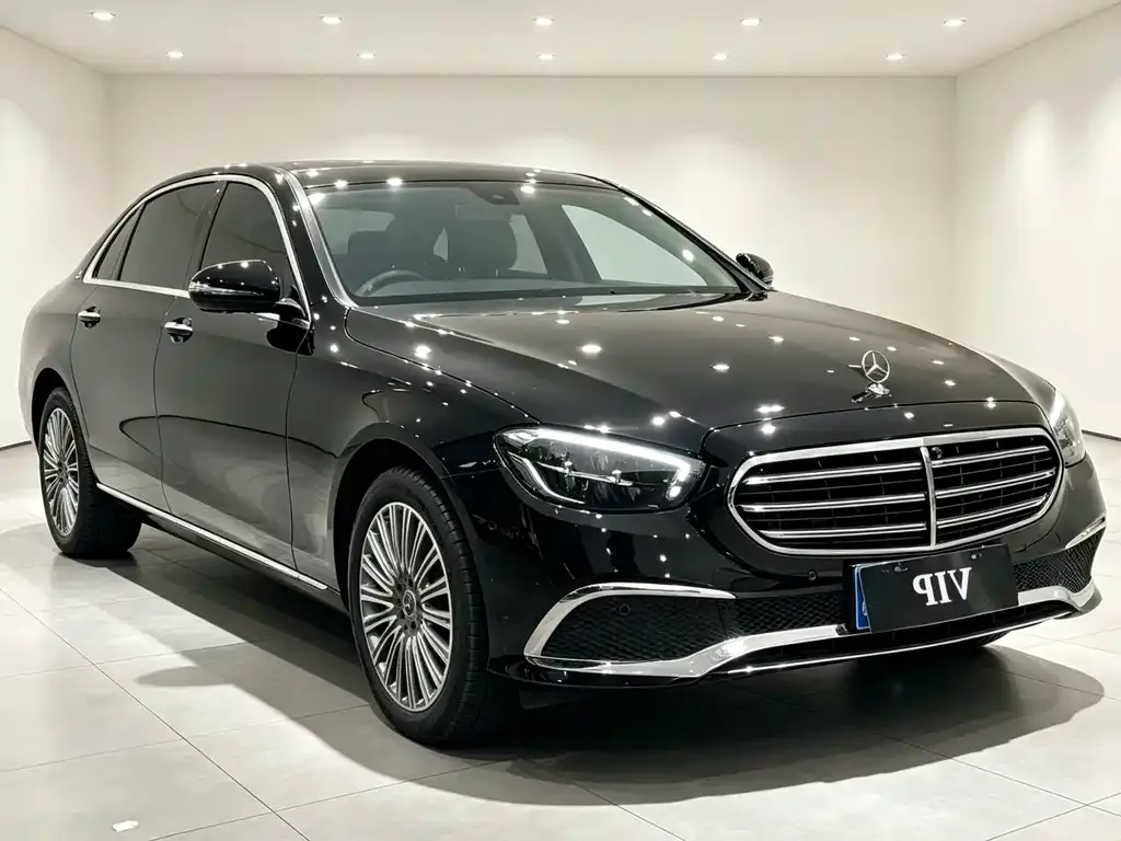 Mercedes-Benz E-Class — фото 1