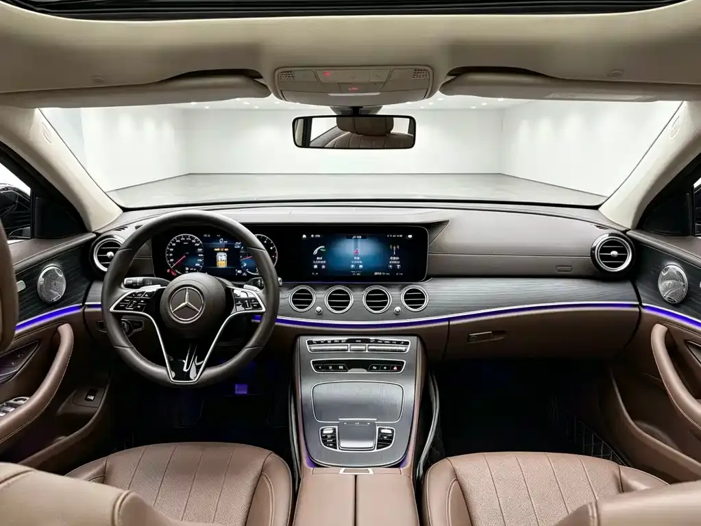 Mercedes-Benz E-Class — фото 7