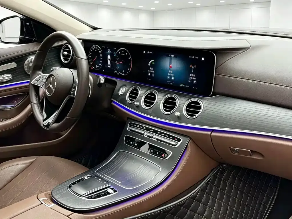 Mercedes-Benz E-Class — фото 10