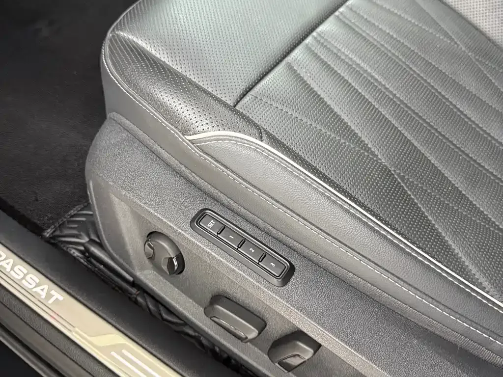 Volkswagen Passat — фото 6