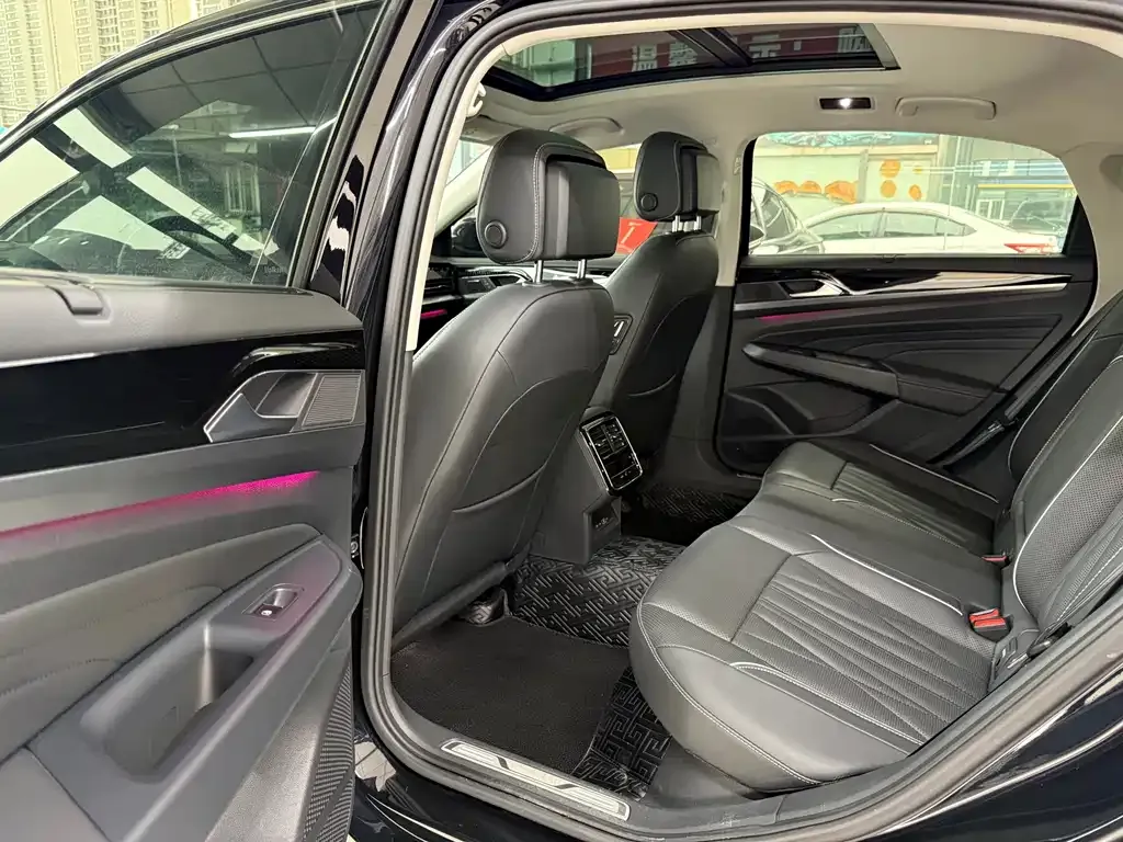 Volkswagen Passat — фото 8