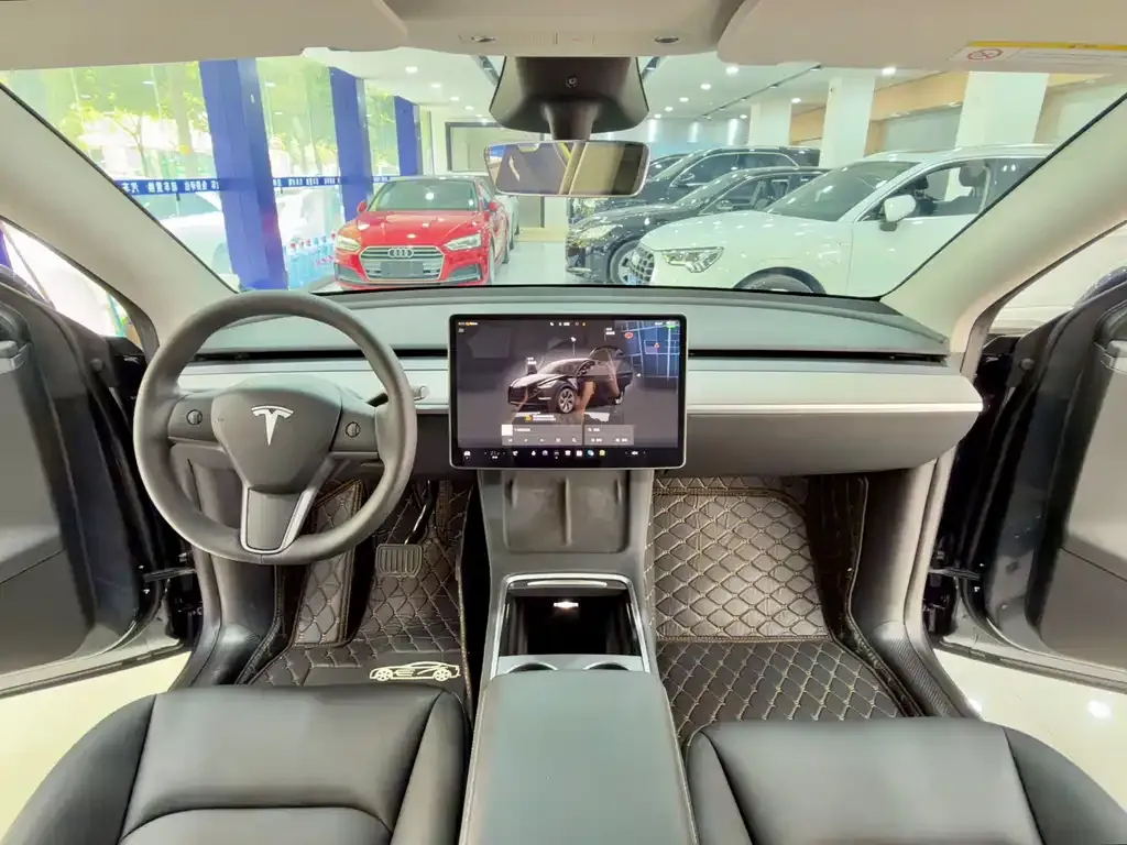 Tesla Model Y 2024 из CN, фото 2