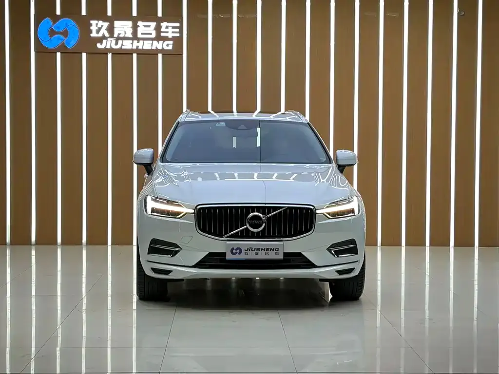 Volvo XC60 — фото 2