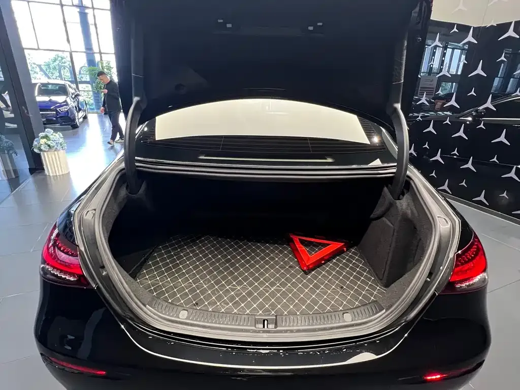 Mercedes-Benz E-Class 2022 из CN, фото 2