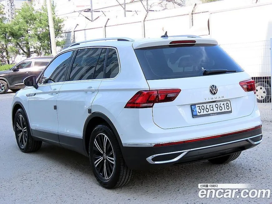 Volkswagen Tiguan — фото 6